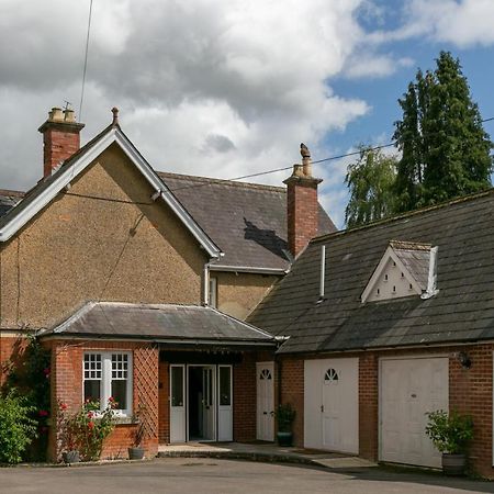 The Garden House Grittleton Bed & Breakfast ภายนอก รูปภาพ