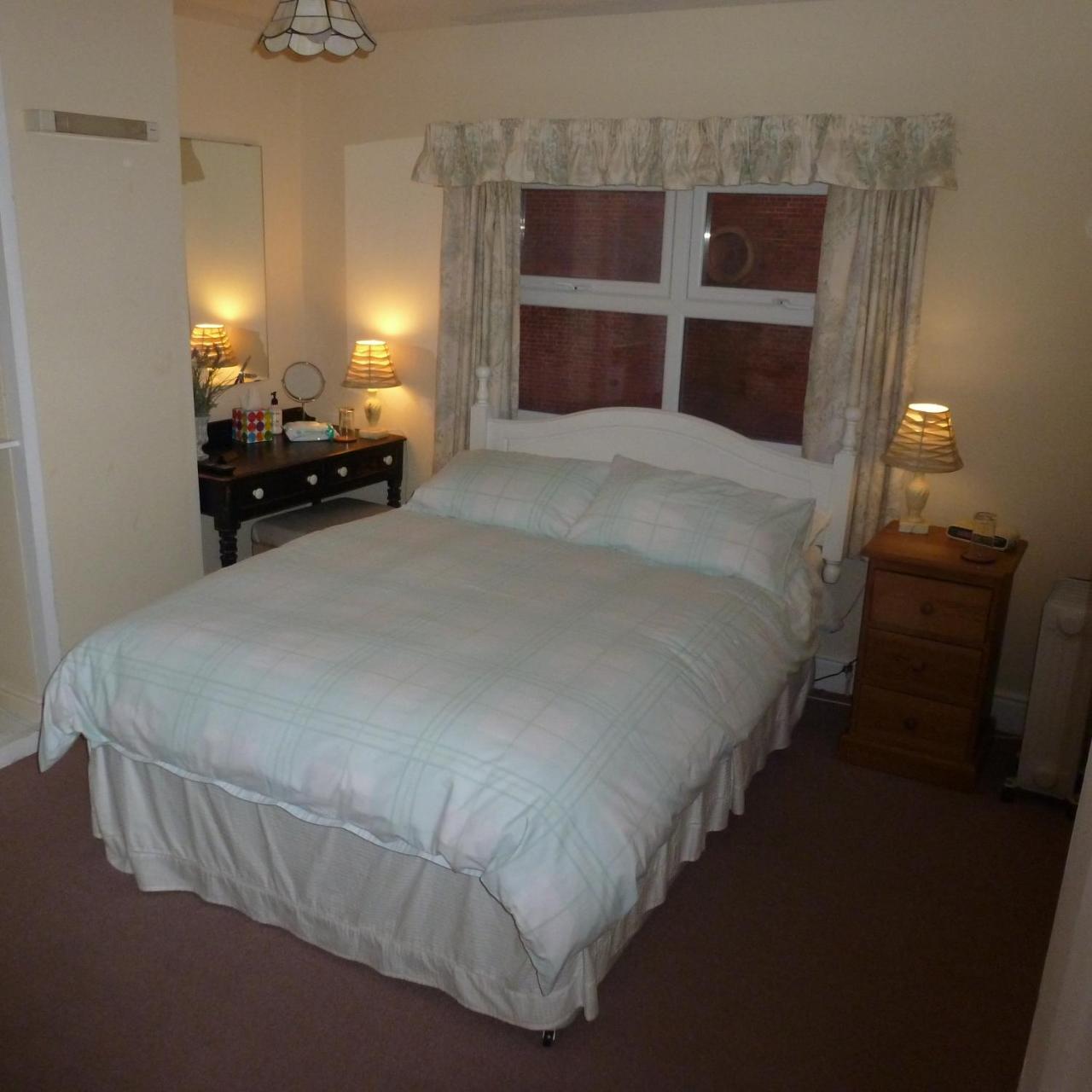The Garden House Grittleton Bed & Breakfast ภายนอก รูปภาพ