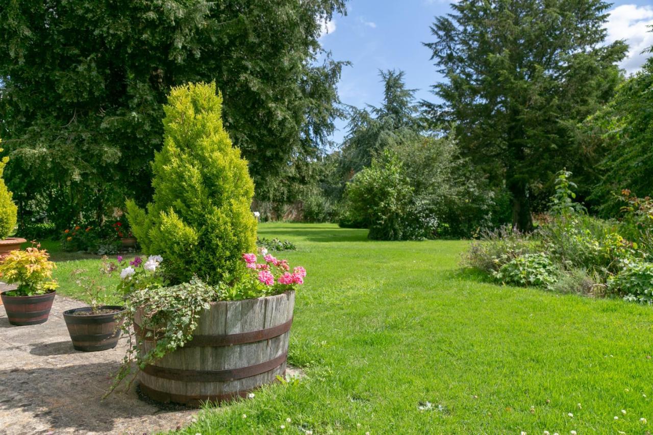 The Garden House Grittleton Bed & Breakfast ภายนอก รูปภาพ